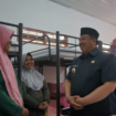 Bupati Jombang Warsubi langsung melakukan peninjauan ke bangunan dan fasilitas Sekolah Rakyat 8, mengawali tahun ajaran 2025-2026, Senin 14 Juli 2025. Foto: Diskomindo Jombang
