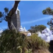 Beginilah suasana ziarah di tugu Hargo Dumilah, puncak gunung Lawu, bertepatan dengan Jumat Kliwon, 11 Juli 2025. Banyak orang merasa heran, padahal sudah 14 kali warga itu melakukan ziarah disana. Foto: X@userxmlf
