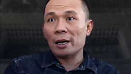 Rismon Sianipar, kembali melaporkan mantan Presieen RIO Jokowi ke Polda Jogjakarta, dengan tuduhan baru berbohong soal pembimbing skripsinya, Kasmujo. Foto: Youtube@Refly Harun