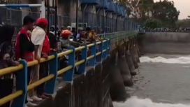 Rolak 9 Mojokerto, semakin beken. Beberapa kejadian orang mekad mencburkan diri, beberapa di antaranya akibat patah hati. Foto: rri.id