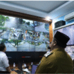 Bupati Warsubi melakukan sidak ke kantor Dinas Perhubungan (Dishub) Jombang, Senin 28 Juli 2025. Ia pun langsung melakukan pemeriksaan ruang kendali lalu-lintas dan jalanan umum. Foto: Diskominfo Jombang