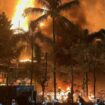 Gedung DPRD Makassar dibakar massa (detik.com)