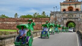 Uji coba Grab becak di Vietnam
