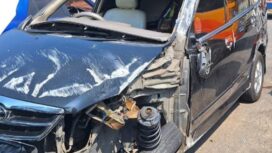 kondisi Avanza yang rusak parah usai menabrak truk
