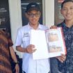 Rohiit (tengah) didampingi tim advokasi Harun (kanan) dan Frendy