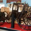 Kereta hdiah dari Raffles biasa disebut kereta melor (my lord)