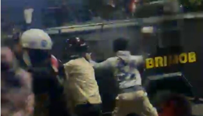 
					Rantis yan melindas ojol (screen shot video)