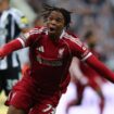 Gol kemenangan The Reds Rio Ngumoha 16 Tahun. (reuters)