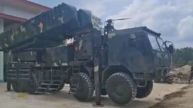 Rudal KHAN dilaporkan terlihat di Markas Batalyon Artileri Medan ke-18 (Yonarmed 18/Buritkang Tenggarong) sejak 1 Agustus 2025. (Facebook/ASEAN Defense Studies)