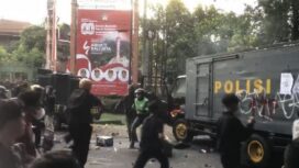 Kerusuhan juga terjadi di Bali