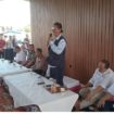 Mantan Menteri Kelautan dan Perikanan, Susi Pudjiastuti, saat deklarasi pelaku wisata Pangandaran menolak keramba jaring apung di Susi International Beach Strip Pamugaran, Kabupaten Pangandaran, Rabu (13/8/2025).
© KOMPAS.com/Candra Nugraha