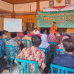Pelaksana TMMD 125 di Ngusikan, Jombang, mengundang Bagus Kurniawan, ahli kebencanaan, memberikan sosialisasi tata laksana penanggulangan kebencanaan kepada warga Kromong, Jombang, Rabu 6 Agustus 2025. Foto: Diskominfo Jombang