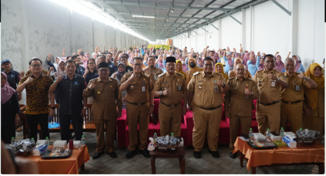 
					Disnakertrans Pemkab Jombang menyelenggarakan bimbingan teknis (Bimtek) K-3 (Keselamatan dan Kesehatan Kerja) di KSU Perdula Ngoro, Jombang, Selasa, 5 Agustus 2025. Foto: jombangklab.go.id