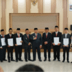 Bupati Jombang, Warsubi melantik 11 orang pengurus Dewan Pendidikan Jombang (DPJ) masa bhakti 20245-2030, di kantor Pemkab Jombang, Selasa 12 Agustus 2025. Foto: Diskominfo Jombang