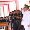 Bupati Jombang, H Warsubi hormat bendera, pada acara upacara peringatan HUT ke-80 Prkolamasi Indonesia, di lapangan upacara pemkab Jombang, Minggu pagi, 17 Agustus 2025. Foto: Diskominfo Jombang