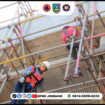 Tim BPBD Jombang melakukan simulasi pemenuhan keselamatan kerja K3 bersama tim dari PT Tata Graha Utama, Kamis, 31 Juli 2025. Kegiatan dilaksanakan di bawah Jalan Tol Jombang – Mojokerto, tepatnya di sekitar Sungai Brantas. Foto: Instagram@bpbd.jombang/ 
wiko_filipe_dias_quintas