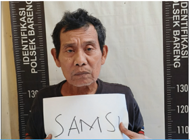 
					Mbah Samsi, 65, warga Bareng, Jombang, emosi.  Ia lalu membakar rumah istrinya, hingga luedes, pada Sabtu, 2 Agustu s2025. Foto: Dok/Polres Jombang