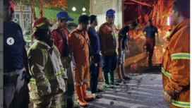 Tim Damkar Jombang, melakukan pemadaman tempat usaha (bekas gudang rosok) 7 X 12 meter di dusun. Bajang, desa Karanglo, kecamatan Mojowarno, Selasa, 12 agustus 2025, Jam 22.45 WIB. Foto: Instagram@damkar_kabupaten_jombang