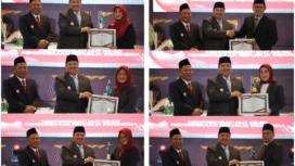 Bupati Joimbang Warsubi menyerahkan penghargaan kepada enam ASN beprestasi, dalam rangkaian peringatan HUT ke-80 Proklamasi Indonesia, di pendopo pemkab Jombang, Minggu 17 Agustus 2025. Foto: Diskominfo Jombang