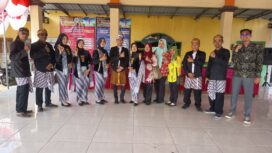 Pemuda dan pemudi di desa Karandagangan, kecamatan Bandar Kedungmulyo, Jombang memperingati hari jadi ke-979 tahun desa Karangdagangan, melalui sebuah acara ritual Piuning Sapta Tirta, pada hari kamis 14 Agustus 2025. Foto: Jombangkab.go.id