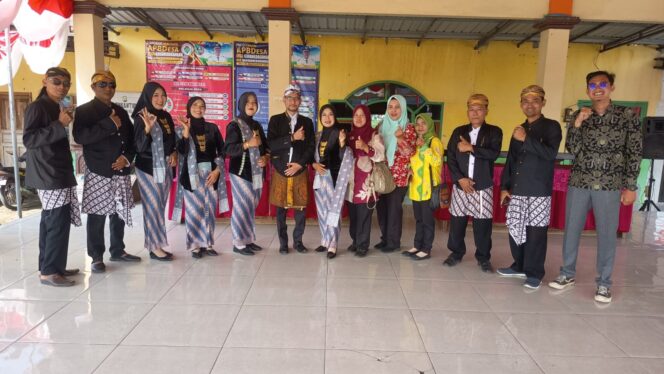 
					Pemuda dan pemudi di desa Karandagangan, kecamatan Bandar Kedungmulyo, Jombang memperingati hari jadi ke-979 tahun desa Karangdagangan, melalui sebuah acara ritual Piuning Sapta Tirta, pada hari kamis 14 Agustus 2025. Foto: Jombangkab.go.id