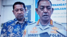 Dirresnarkoba Polda Jatim Kombes Pol Robert Dacosta mewmbenarkan terjadi insiden, seorang anggota Polisi hendak melakuan operasi narkoba dibacok oleh terduga tersangka di Socah, Bangkalan, Kamis 14 Agustus 2025. Foto: tribratanews.com