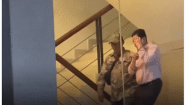 Petugas KPK menggiring Rudy Ong Chandra ke kantor KPK, setelah dijemput paksa dalam kasus korupsi perizinan pengurusan Izin usaha pertambangan (IUP), Kamis malam 21 Agustus 2025. Foto: tangkap tangan video Instagram@ctdinsider