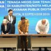 Penandatanganan keputusan bersama penyelenggaraan perizinan tenaga medis dan tenaga kesehatan. (dok humas)