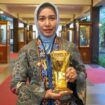 Ning Ita Wali Kota Mojokerto meraih penghargaan Best Mayor in Digital and Social Transformation Development pada ajang Prominent Award 2025 yang digelar di Grand Studio Metro TV (dok.humas)