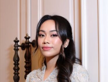 Staf Khusus Presiden Bidang Pariwisata, Zita Anjani pamer kegiatan sosial setelah minta maaf gegara batal jadi pembicara di Unpad. (Instagram/zitaanjani).