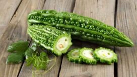 Buah pare ini kaya akan vitamin C, vitamin A, folat, magnesium, dan serat.