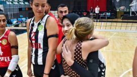 Megawati dipeluk istri pendiri Klub Manisa BBSK Turki 