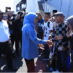 Bupati Gresik Fandi Akhmad Yani memberi apresiasi kepada gubernur Jatim, Khofifah IP karena telah mengirimkan logistik ke Pualau Bawean menggunakan  KRI Surabaya 591. Foto: Pemkab Gresik