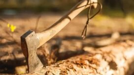 Kapak berbahan meteorit