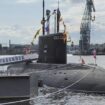 Kapal selam Novorossiysk saat sandar