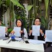 Lawyer Ni Luh Arie Ratna Sukasari and her team from Malekat Hukum Law Firm speaks to reporters about the death of Australian national Byron James Dumschat, also known as Byron Haddow, during a press conference in Badung, Bali, September 24, 2025. (ANTARA/Rolandus Nampu) 