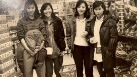Madam Pang (ke-3 dari kiri) saat 18 tahun