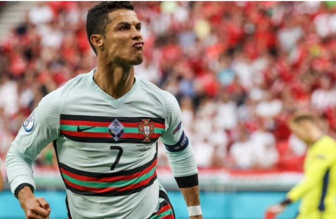 
					Ronaldo mengemas 38 gol