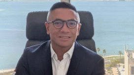 Tim OJk dan Polisi menggelar konferensi pers penangkapa bos pinjol Investree, setelah tiba di Jakarta. Foto: Istimewa