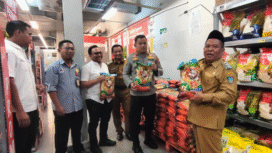 Tim Satuan Tugas (Satgas) Pangan dan TPID (Tim Pengendalian Inflasi Daerah) melakukan inspeksi mendadak (sidak) ke sejumlah lokasi pada Senin, 22 September 2025. Tim memastikan stok berast di Jombang Aman. Foto: Diskominfo Pemkab Jombang
