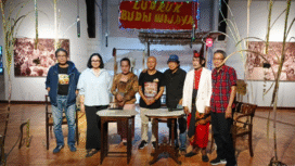 Kelompok seniman ludruk Budhi Wijaya asal Ngisikan Jombang, menyelenggarakan petunjukkan keliling selama sebulan penuh di Jawa Timur. Fotot: Dok. Ludruk Budhi Wijaya
