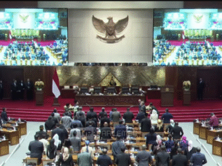 Gedung megah berisi sekitar 580 anggota dewan terhomrat menelan anggaran Rp 9,96 trliun untuk tahun anggaran 2025 ini. Foto: tangkap layar TV Parlemen