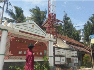 Tower EWS Tsunami yang diinstalasi di dusun  di Dusun Karangwuni, Wates, Kulon Progo, mendadak berbunyi selama kurang lebih 20 menit pada Sabtu (6/9) malam. Setelah diperiksa, tidak ada gempa yang terdeteksi maupun instruksi peringatan dari BMKG. Foto: Istimewa