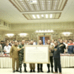 Forkopimda Gresik dan perusahaan angkutan berat menunjukkan hasil Deklarasi Patuhi Jam Operasional, Selasa 9 September 2025. Foto: Dok/ Pemkab Gresik