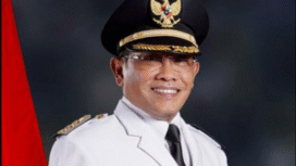 Kejati Menahan mantan Pj Bupati Sidoarjo, Hudiyono, terduga kasus korupsi senilai hampir Rp 180 miliar, sejak 26 Agustus 2025. Foto: tirto.id