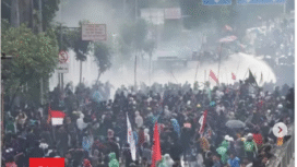 Aksi demonstrasi melanda di beberapa wilayah di Indonesia, disertai perusakan dan pembakaran sejumlah gedung, dan bangunan instansi pemerintah dan ke;polisian, 25-31 Agustus 2025. Foto: Instagram@sindonews