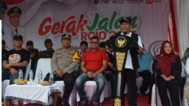 Wakil Bupati Jombang, KH Salmanudin Yazid saat memberikan kata sambutan pada acara pemberangkatan Gerajk Jalan ROJO 2025, di Ngoro, Jombang, 30 Agustus 2025. Foto: Jombangkab.go.id