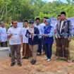 PT Terminal Perkemas Surabaya meeralisasi CSR atau Tanggung Jawab Sosial dan Lingkungan, dengan cara membangun ketersediaan air bersih kepada warga di kawasan Kabupaten Pamekasa, Madura, sejak 2022. Foto: dok PT TKS