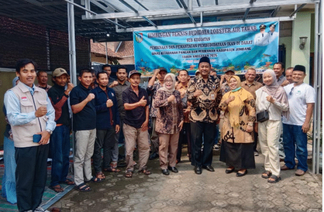 
					DKPP Pemkab Jombang memfasilitasi pelartihan dan bimbingan teknis budidaya lobster air tawar yang dilaksanakan oleh yayasan Tahta Alam Sejahtera Farm di desa Grogol, Kecamatan Diwek, Kamis, 11 September 2025. Foto: jombangkab.go.id
