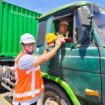 Program sosial untuk sopir petikemas di lingkungan Terminal Petikemas Surabaya. (Foto: Dok. TPS)